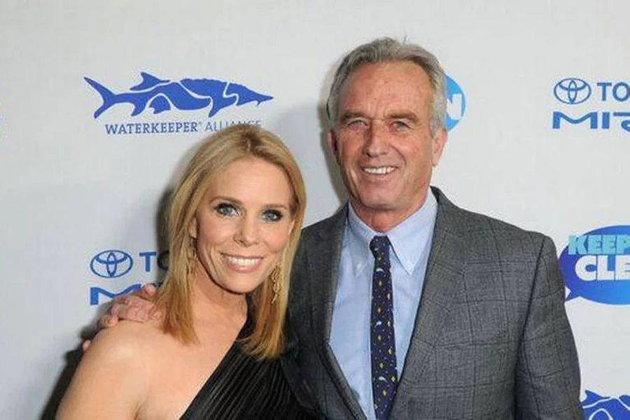 Cheryl Hines Net Worth